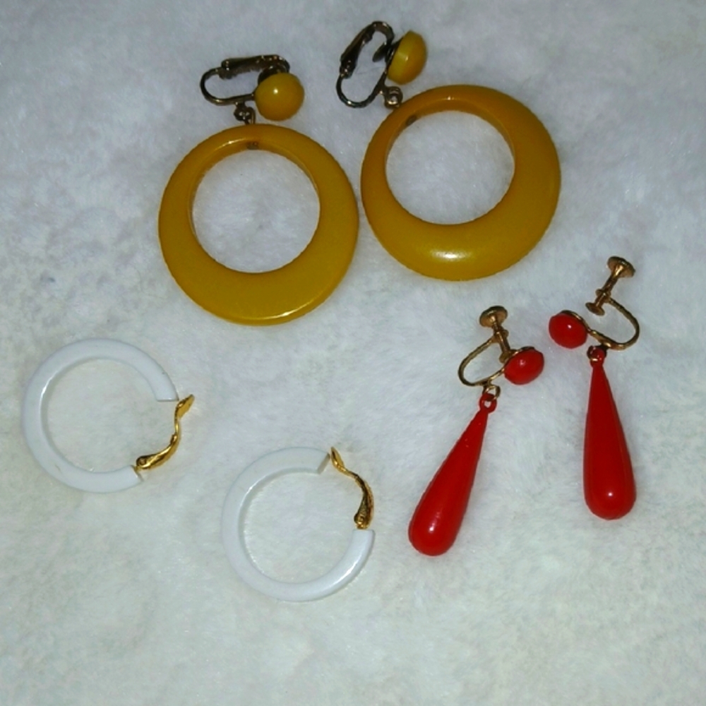 Vintage, Collectible.Yellow, Red and White Earings.